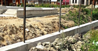 Фундамент под забор заказать в Серпухове - заливка фундамента для забора | от 1574 за п.м.