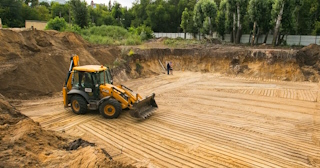 Разработка котлована Серпухов стоимость за от 578 руб. м3 - заказать работы по копке и рытью котлованов | траншей